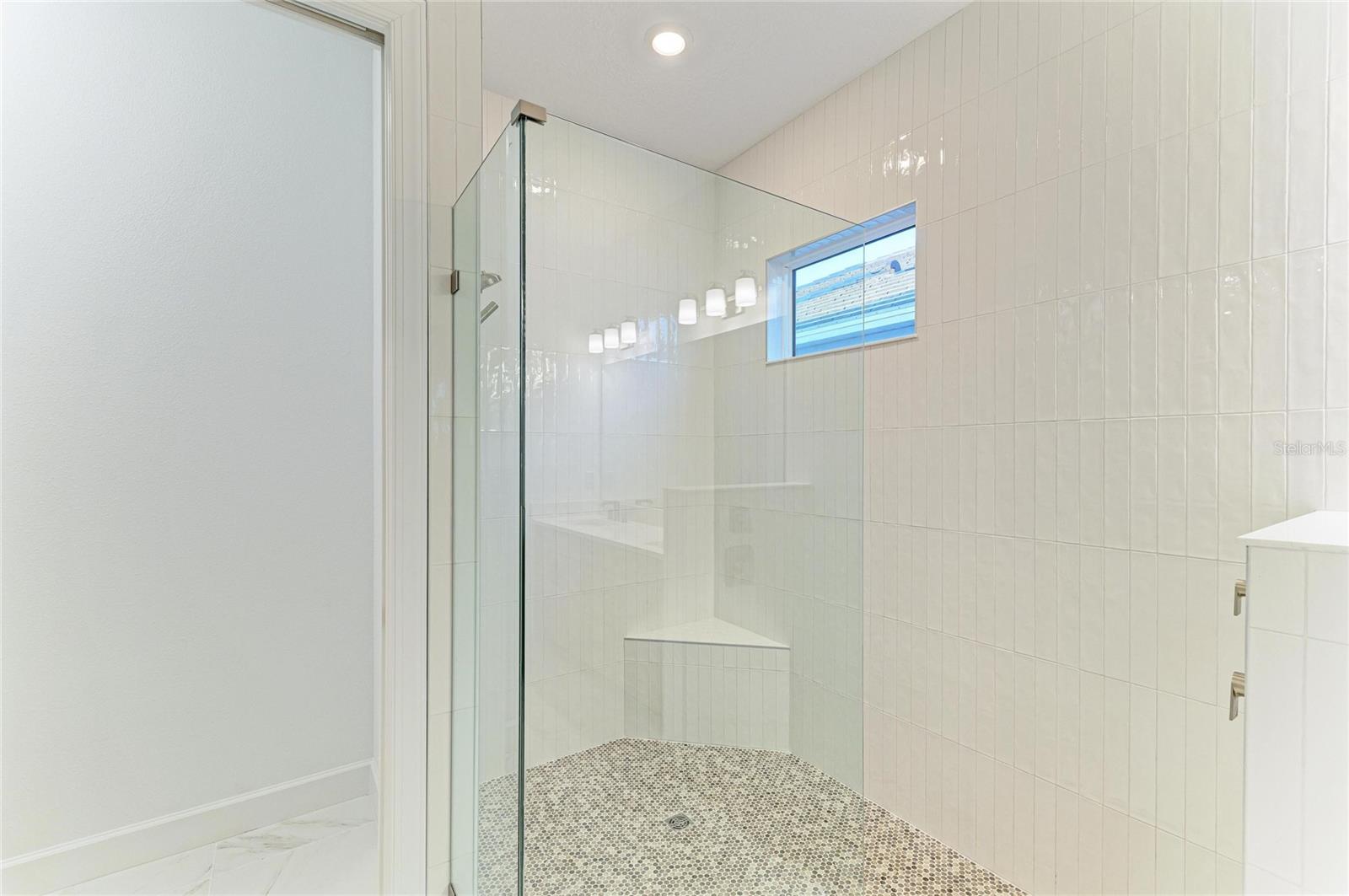 Image 34 of 72 For 3303 Vicenza Ct