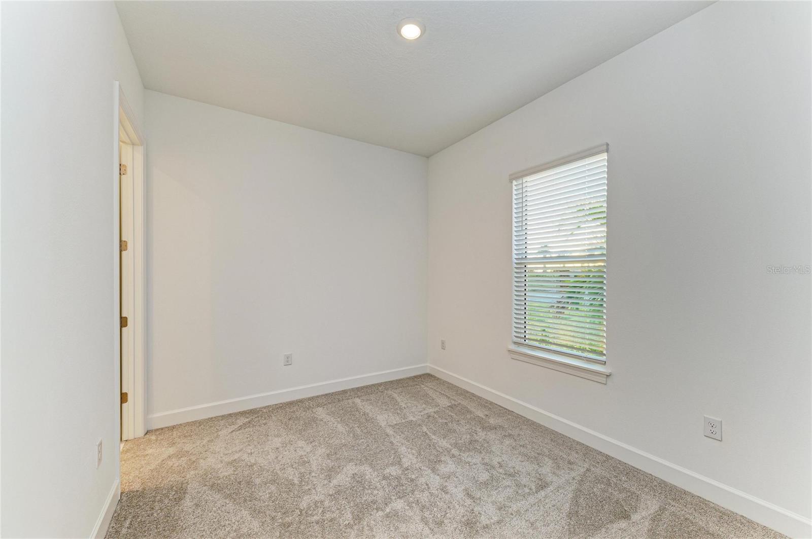 Image 36 of 72 For 3303 Vicenza Ct