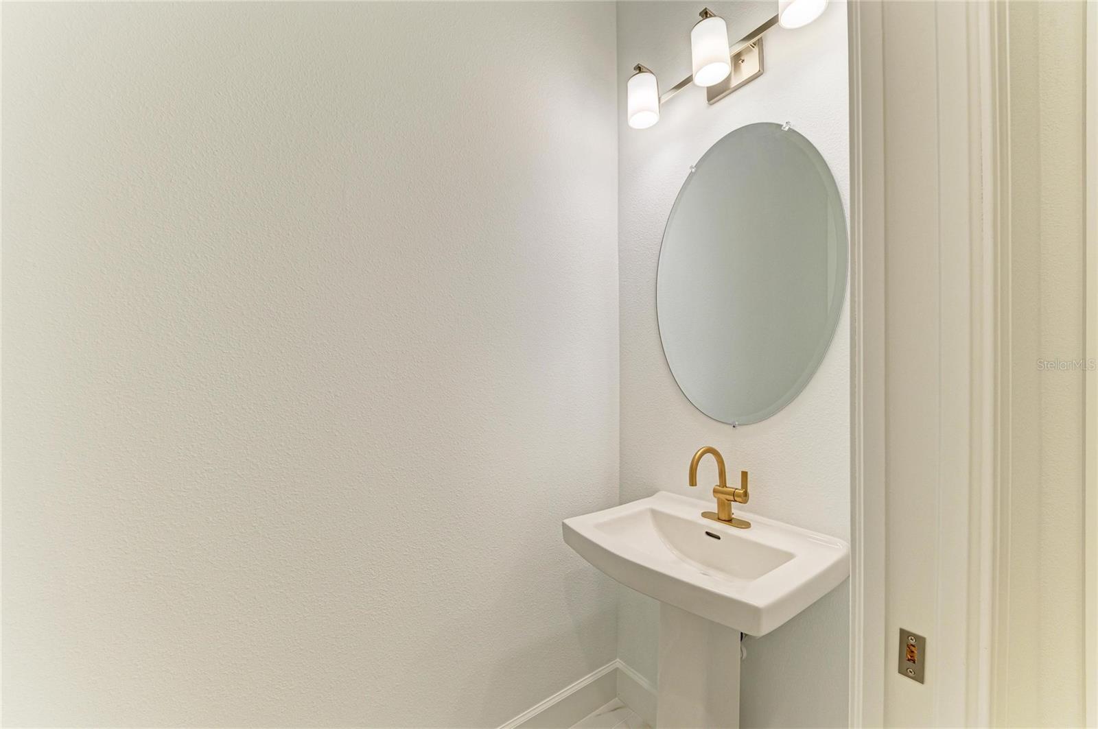 Image 46 of 72 For 3303 Vicenza Ct