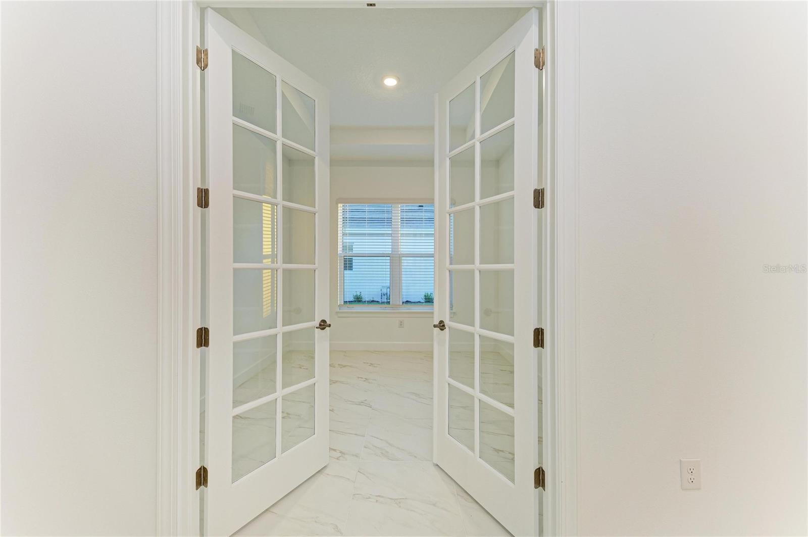 Image 47 of 72 For 3303 Vicenza Ct