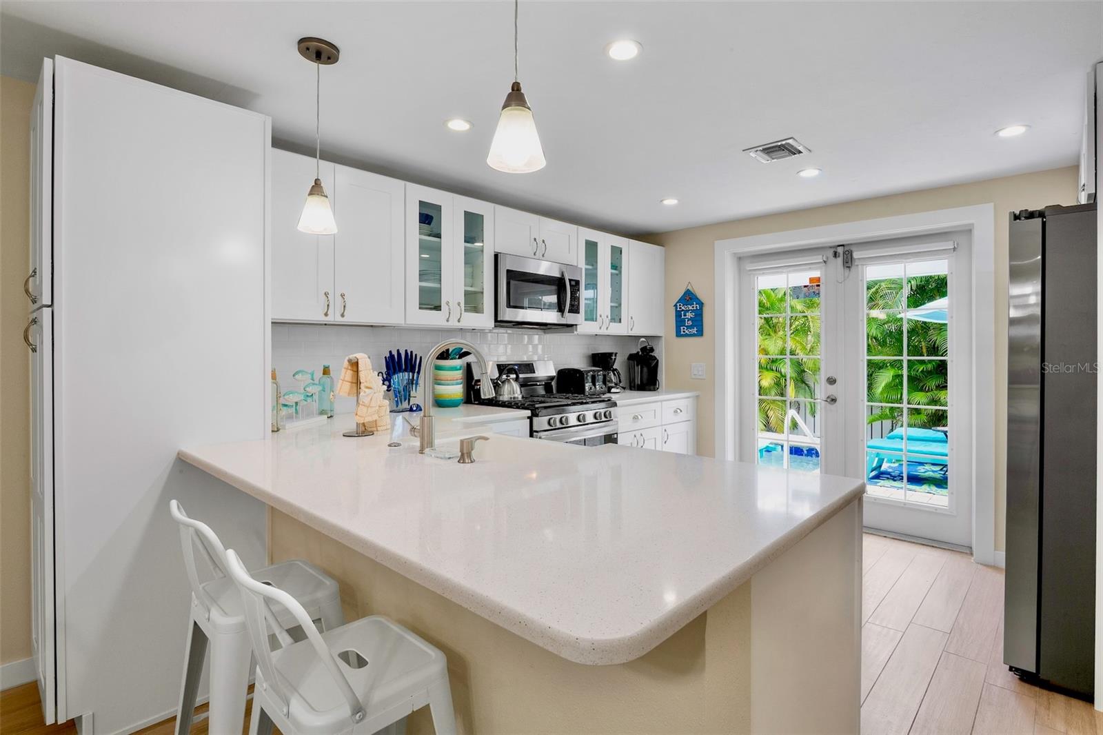 Image 13 of 37 For 5803 Imperiore Avenue