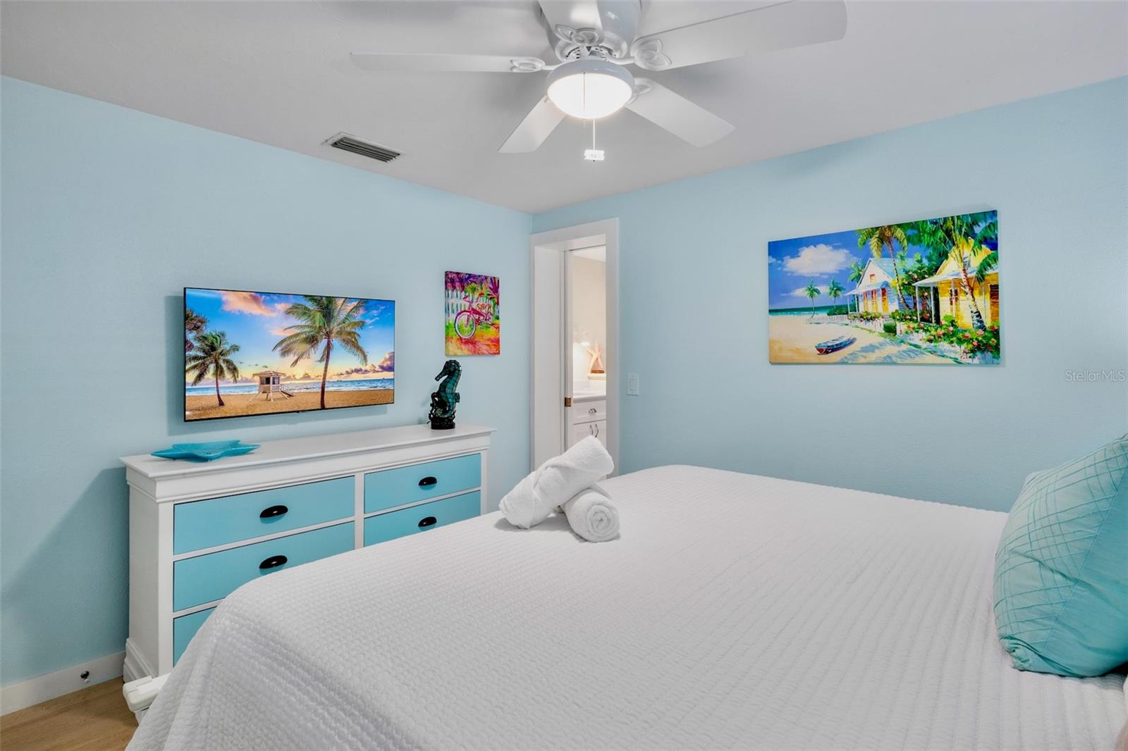 Image 17 of 37 For 5803 Imperiore Avenue