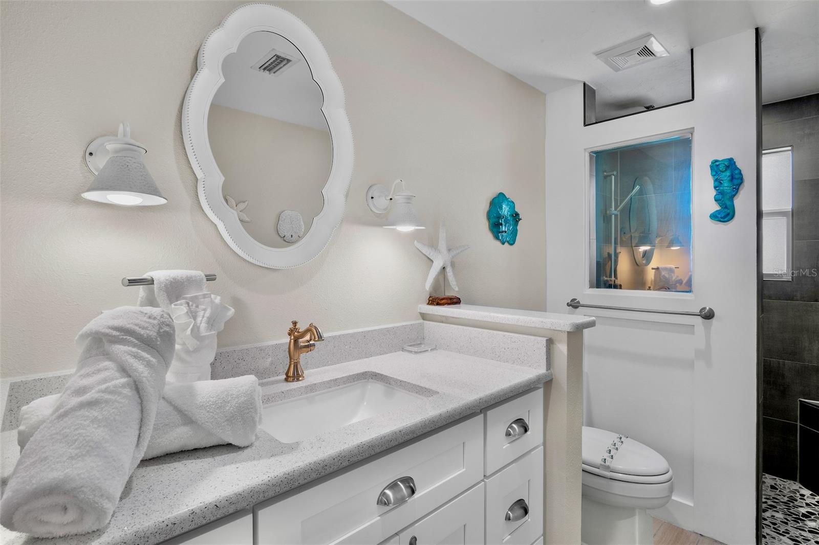 Image 19 of 37 For 5803 Imperiore Avenue