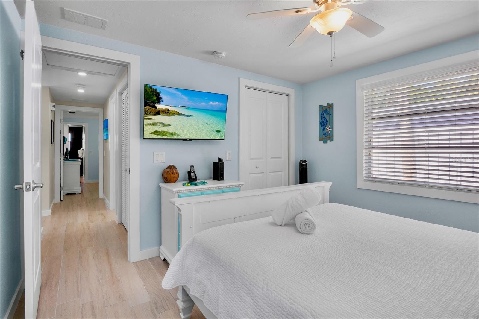 Image 21 of 37 For 5803 Imperiore Avenue