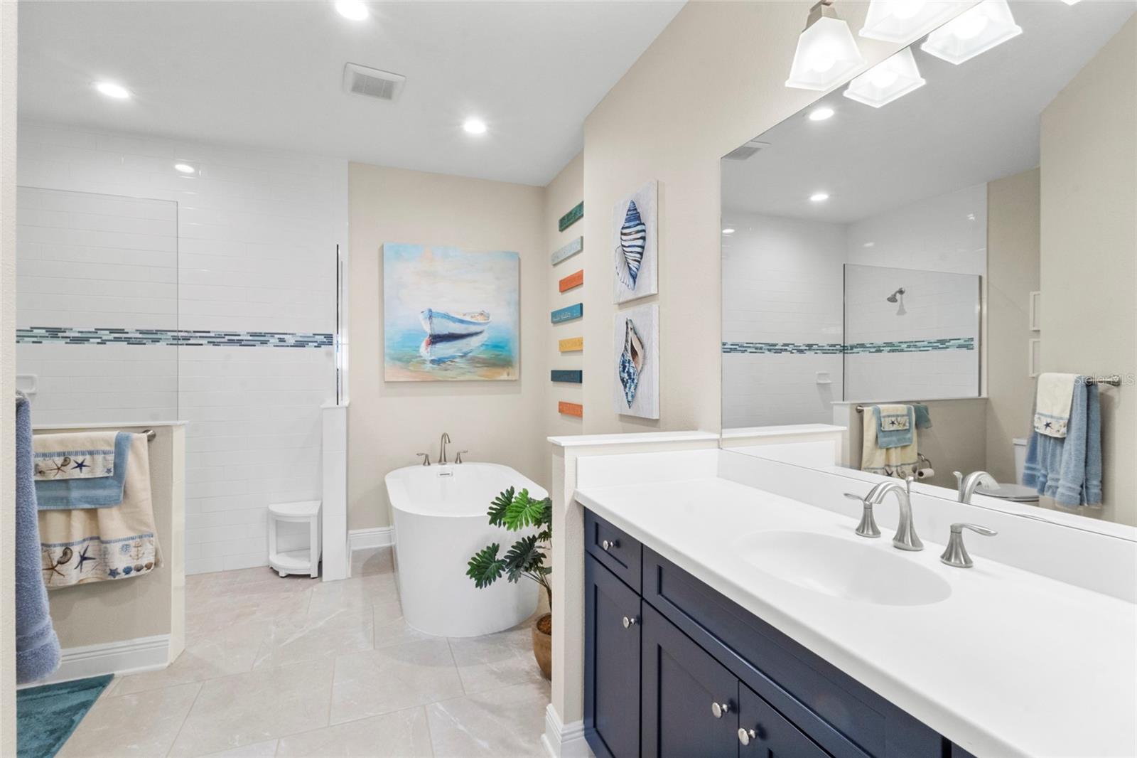 Image 19 of 84 For 200 Palidoro Circle