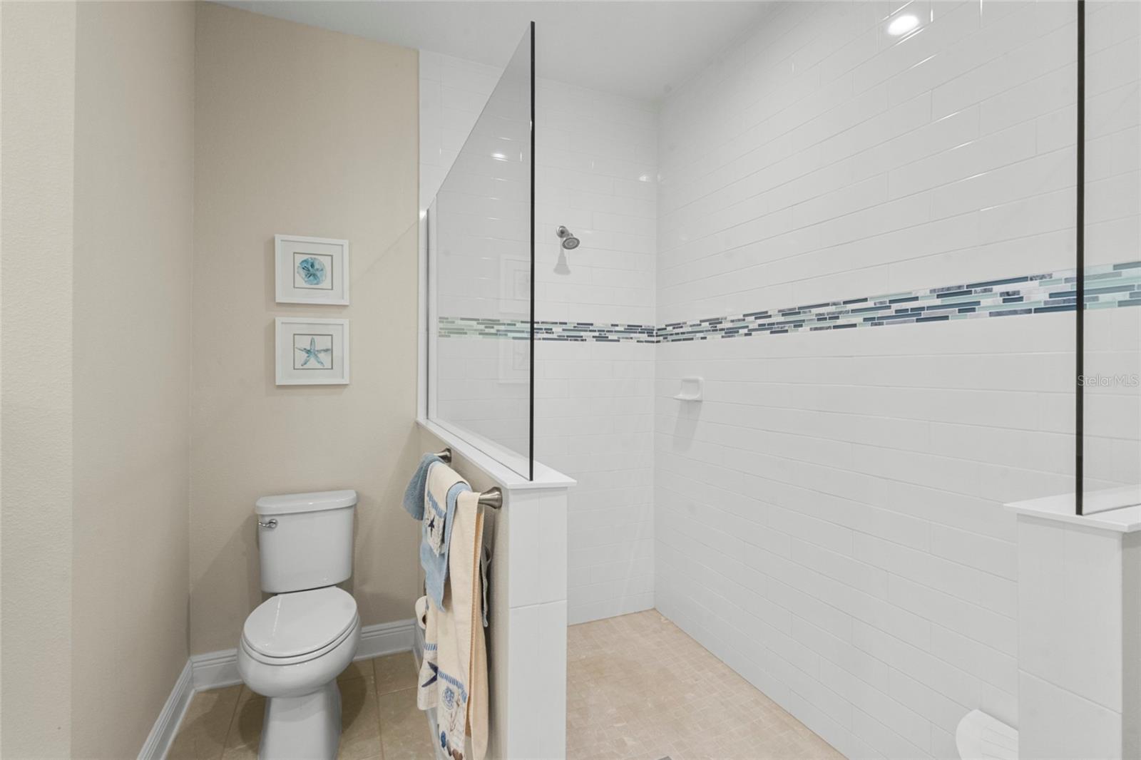 Image 20 of 84 For 200 Palidoro Circle