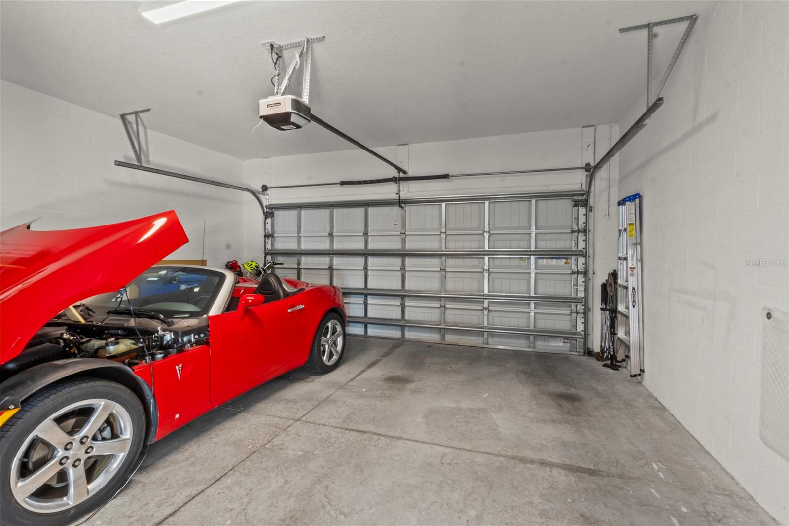 Image 25 of 84 For 200 Palidoro Circle