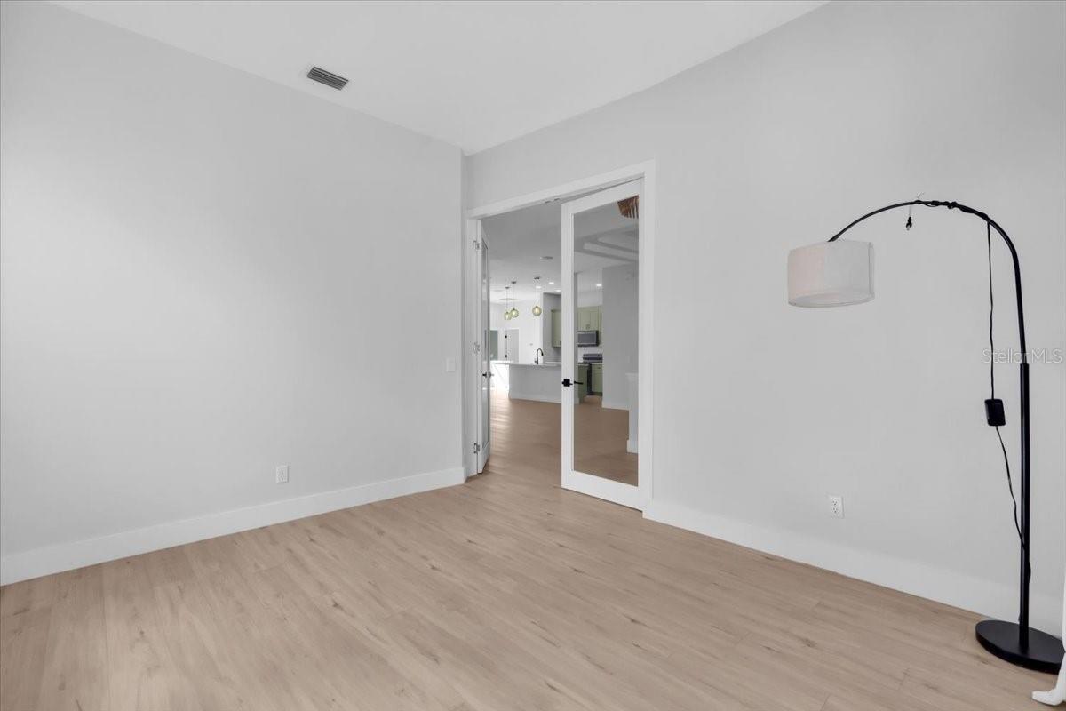 Image 18 of 44 For 312 Londonderry Drive