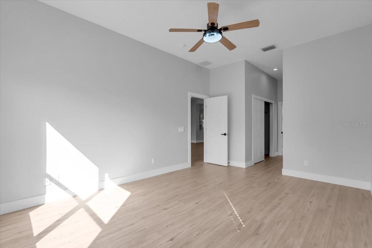 Image 25 of 44 For 312 Londonderry Drive