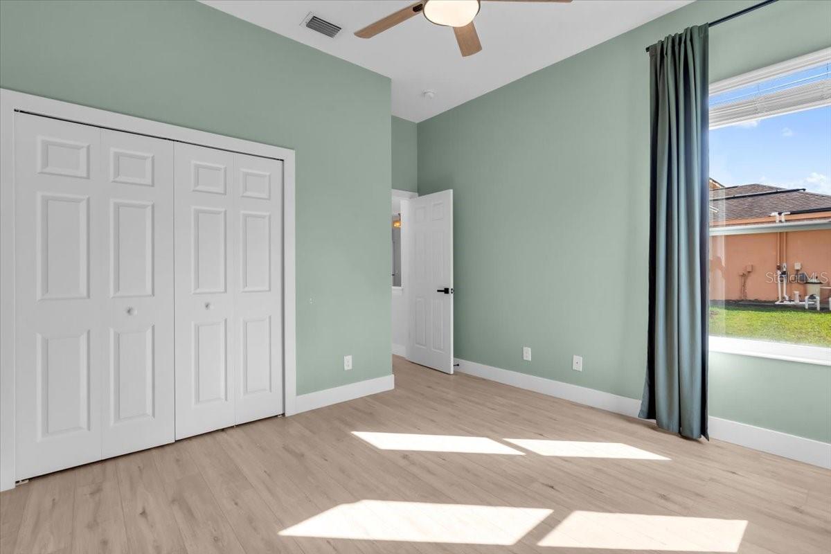 Image 33 of 44 For 312 Londonderry Drive