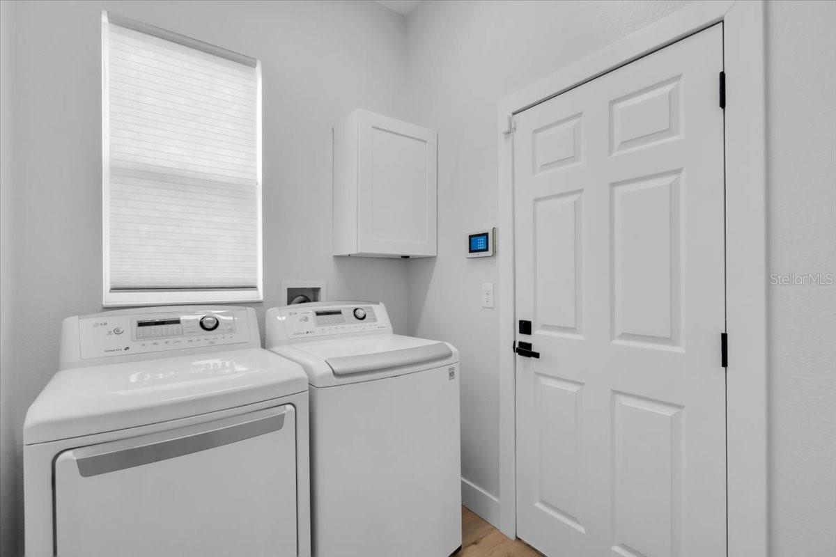 Image 34 of 44 For 312 Londonderry Drive