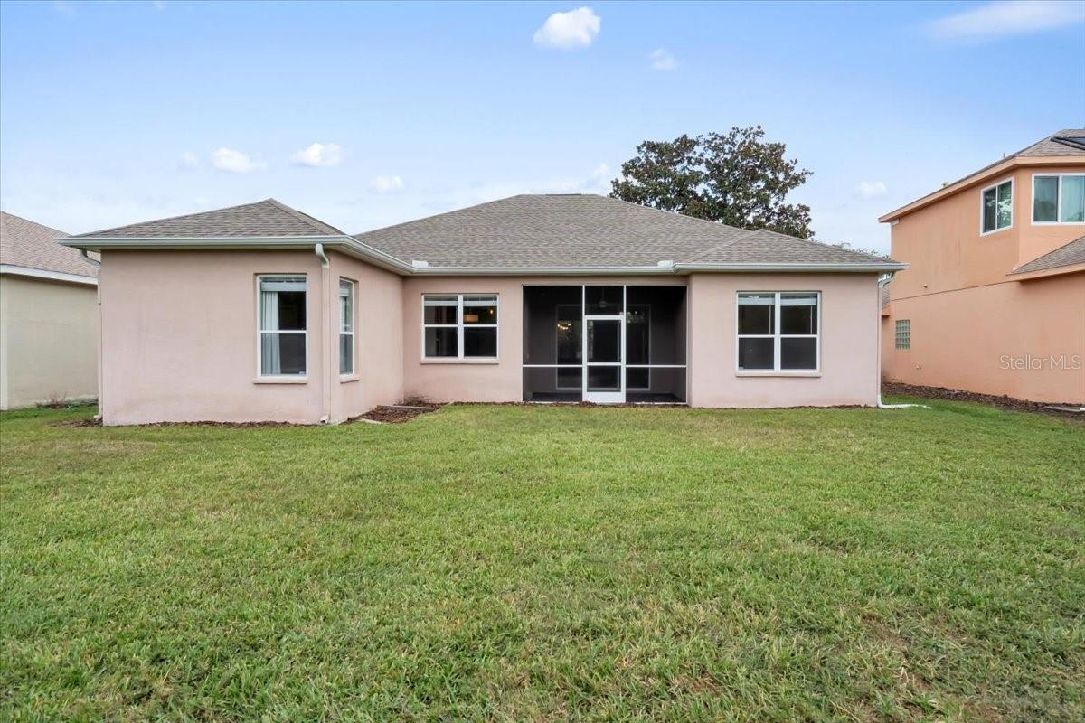 Image 38 of 44 For 312 Londonderry Drive