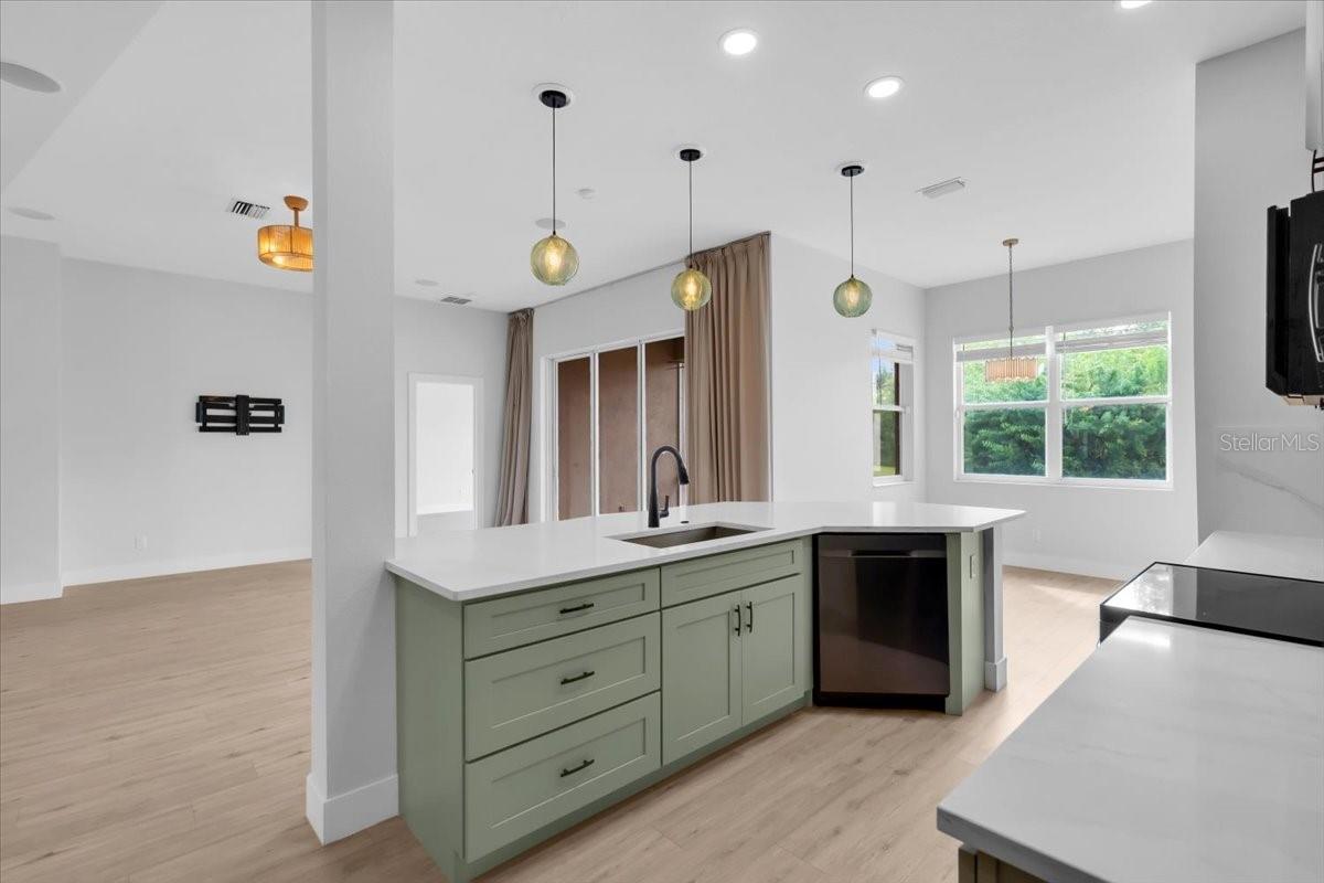 Image 8 of 44 For 312 Londonderry Drive