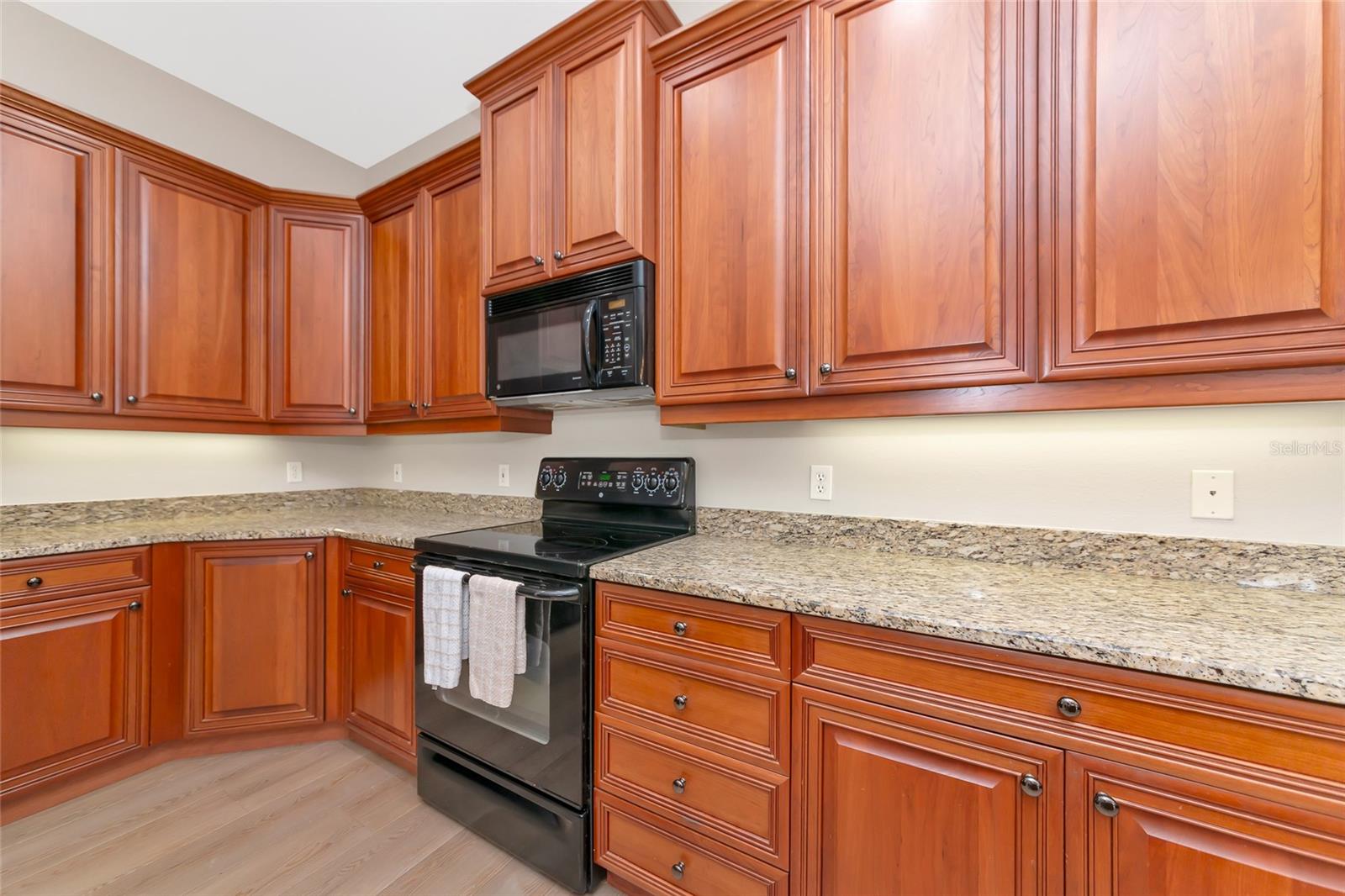 Image 29 of 68 For 501 169th Court Ne