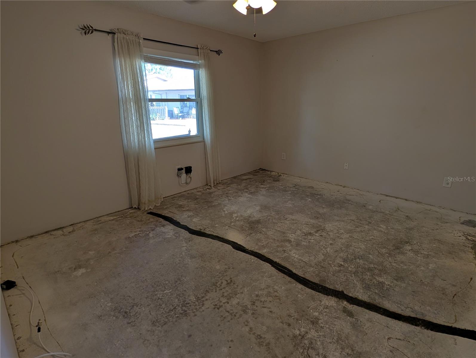 Image 10 of 16 For 4567 Shoshone Trail 167