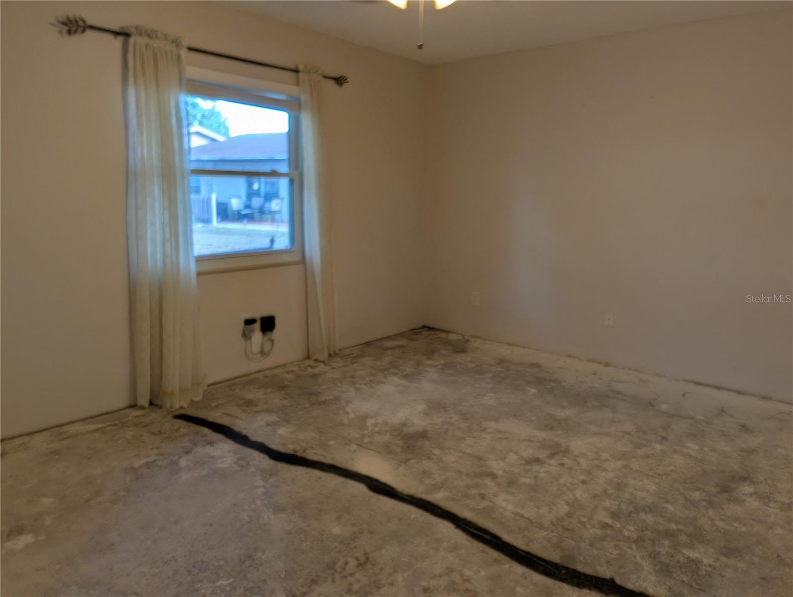 Image 13 of 16 For 4567 Shoshone Trail 167