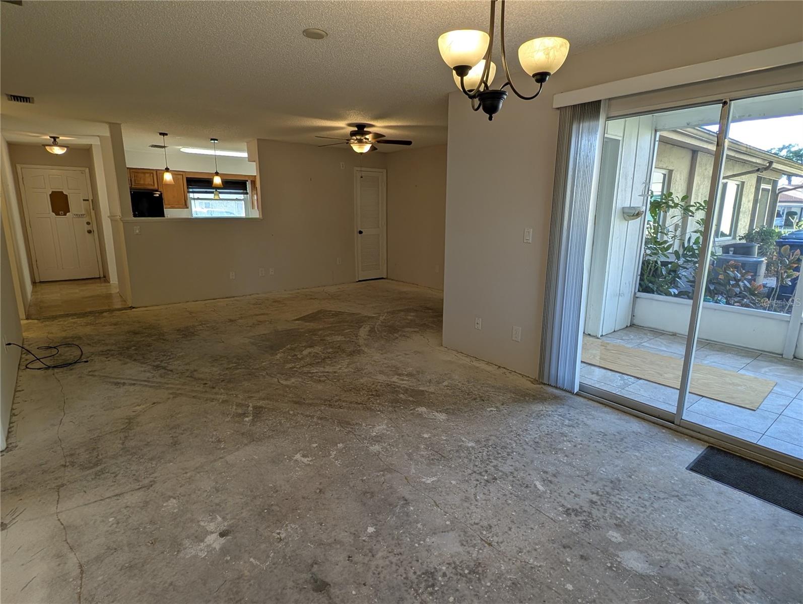 Image 5 of 16 For 4567 Shoshone Trail 167