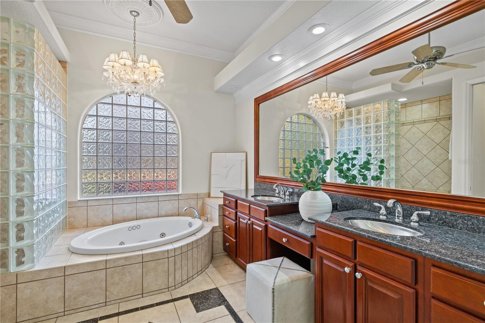 Image 46 of 98 For 13609 18th Place E