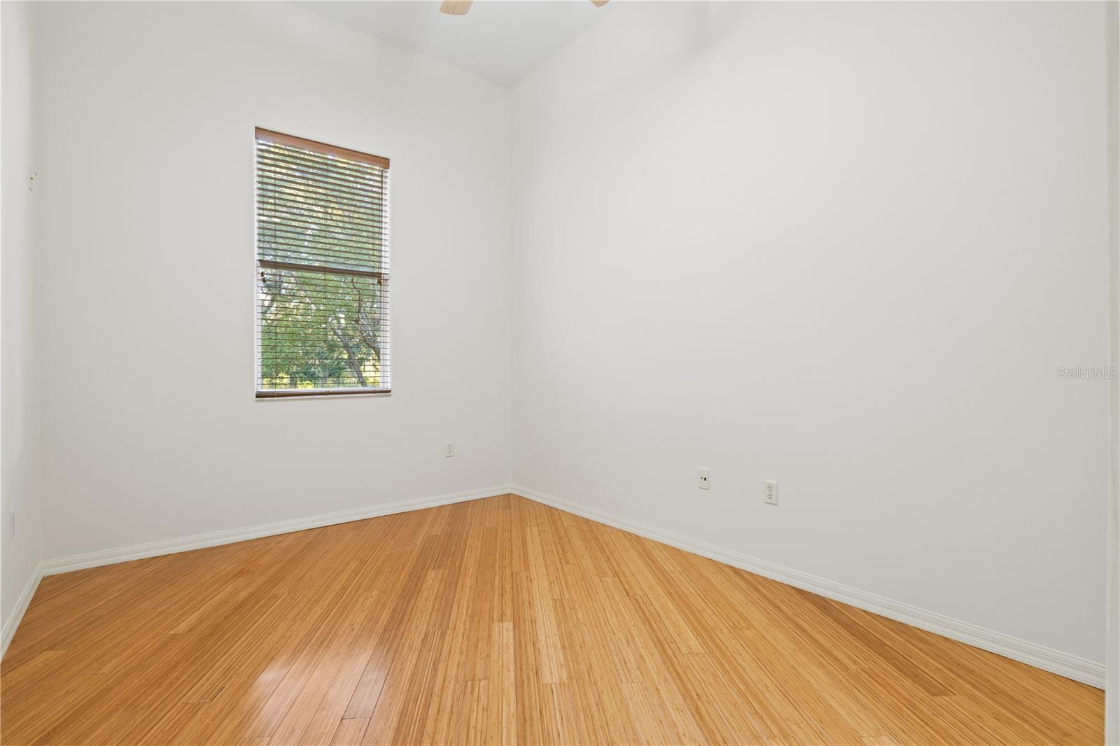 Image 50 of 98 For 13609 18th Place E