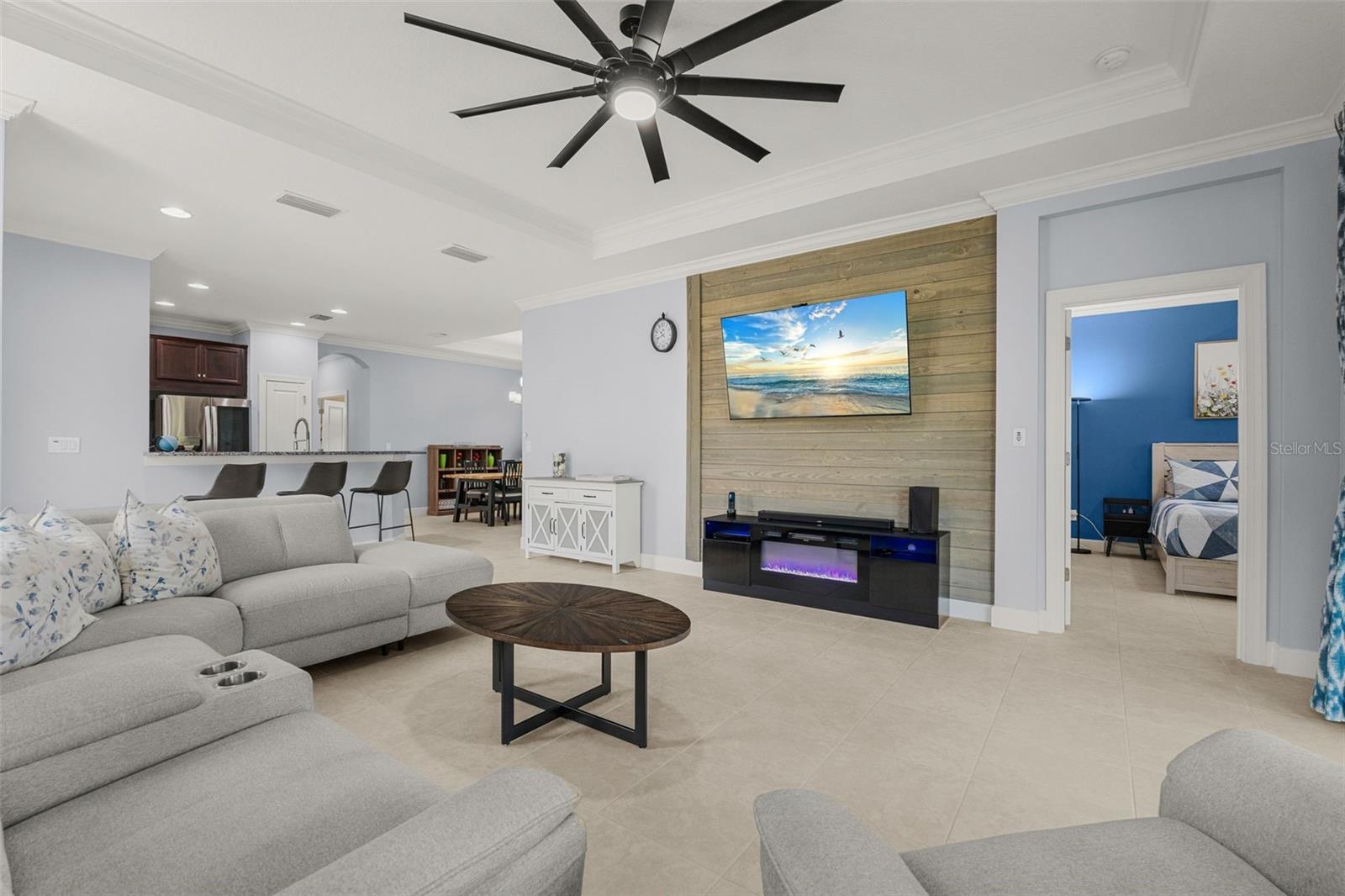 Image 21 of 53 For 10413 Highland Park Place