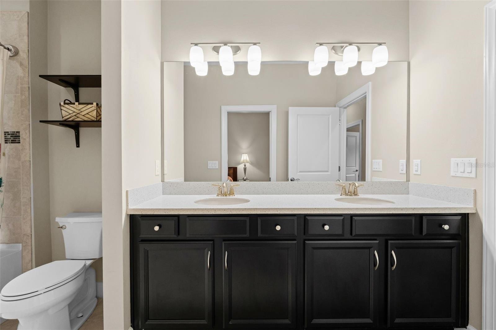 Image 34 of 53 For 10413 Highland Park Place