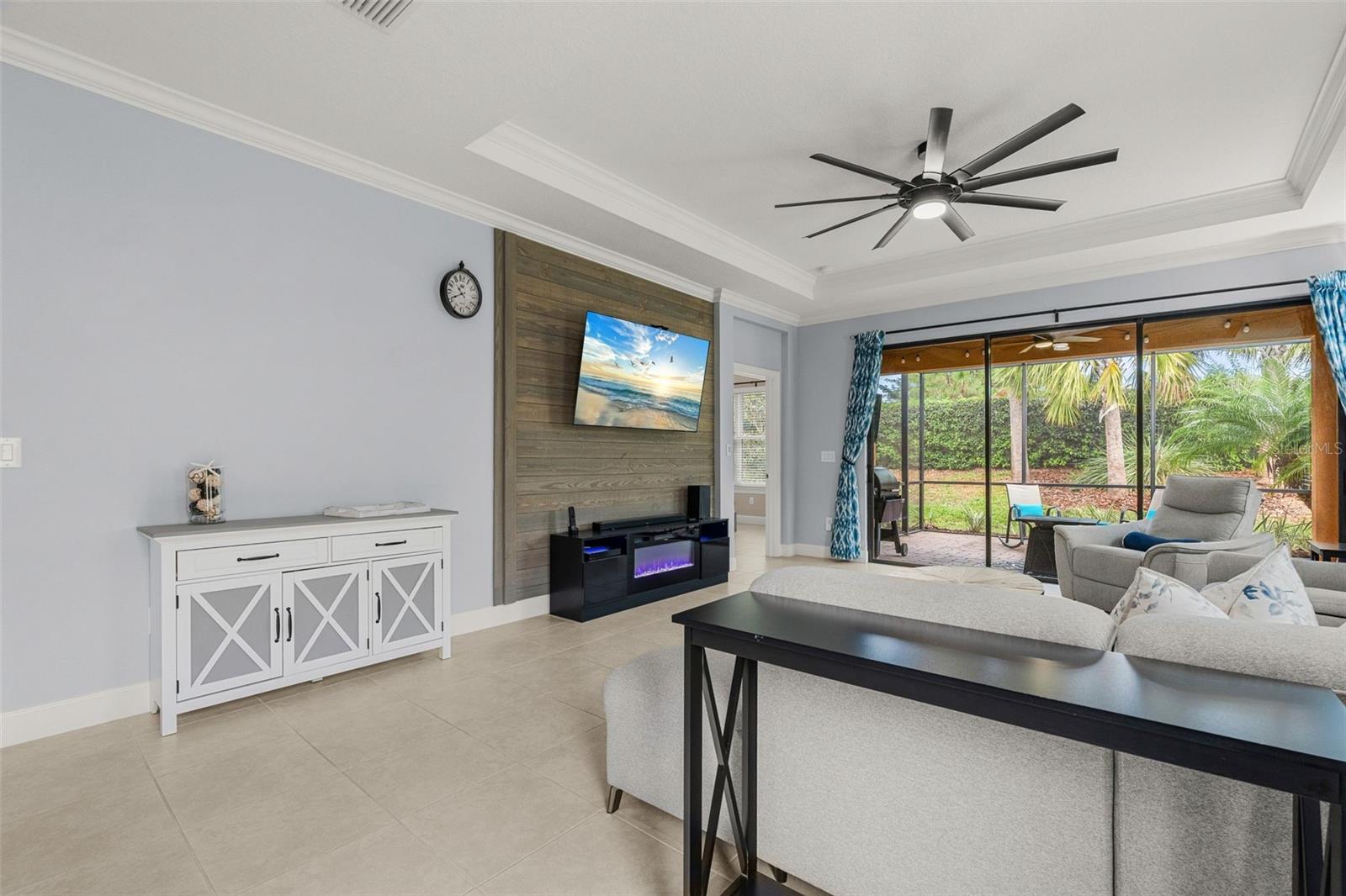 Image 7 of 53 For 10413 Highland Park Place