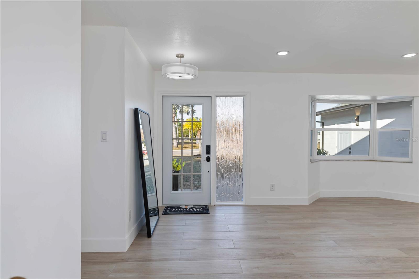 Image 2 of 46 For 226 Parkview Drive