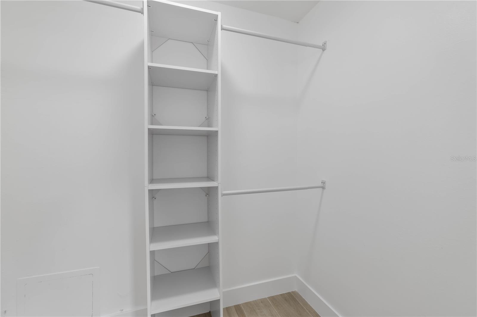 Image 20 of 46 For 226 Parkview Drive