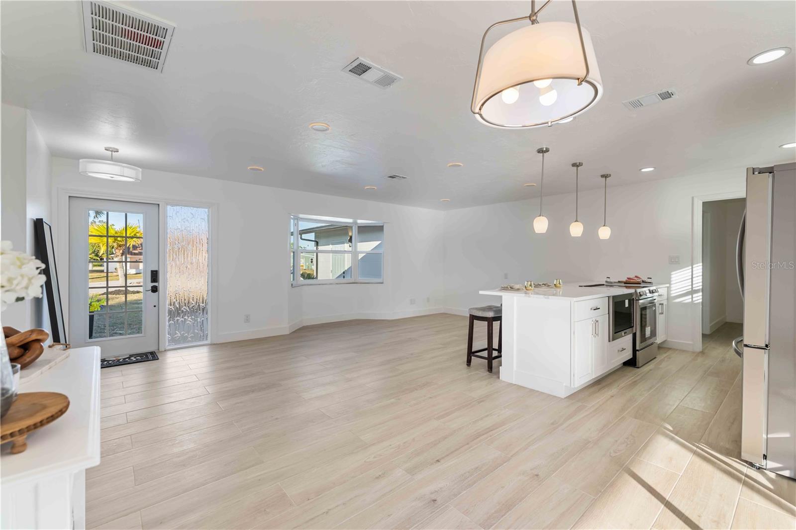 Image 4 of 46 For 226 Parkview Drive