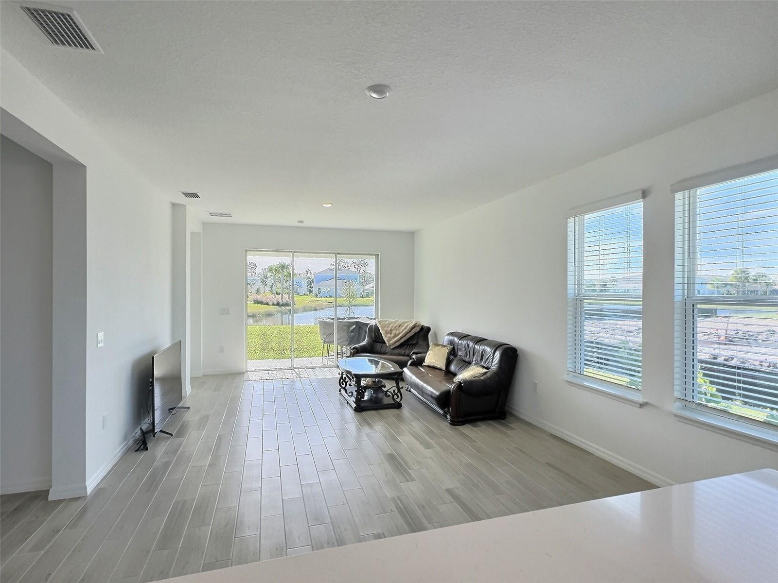 Image 5 of 28 For 8525 Snowfall Street