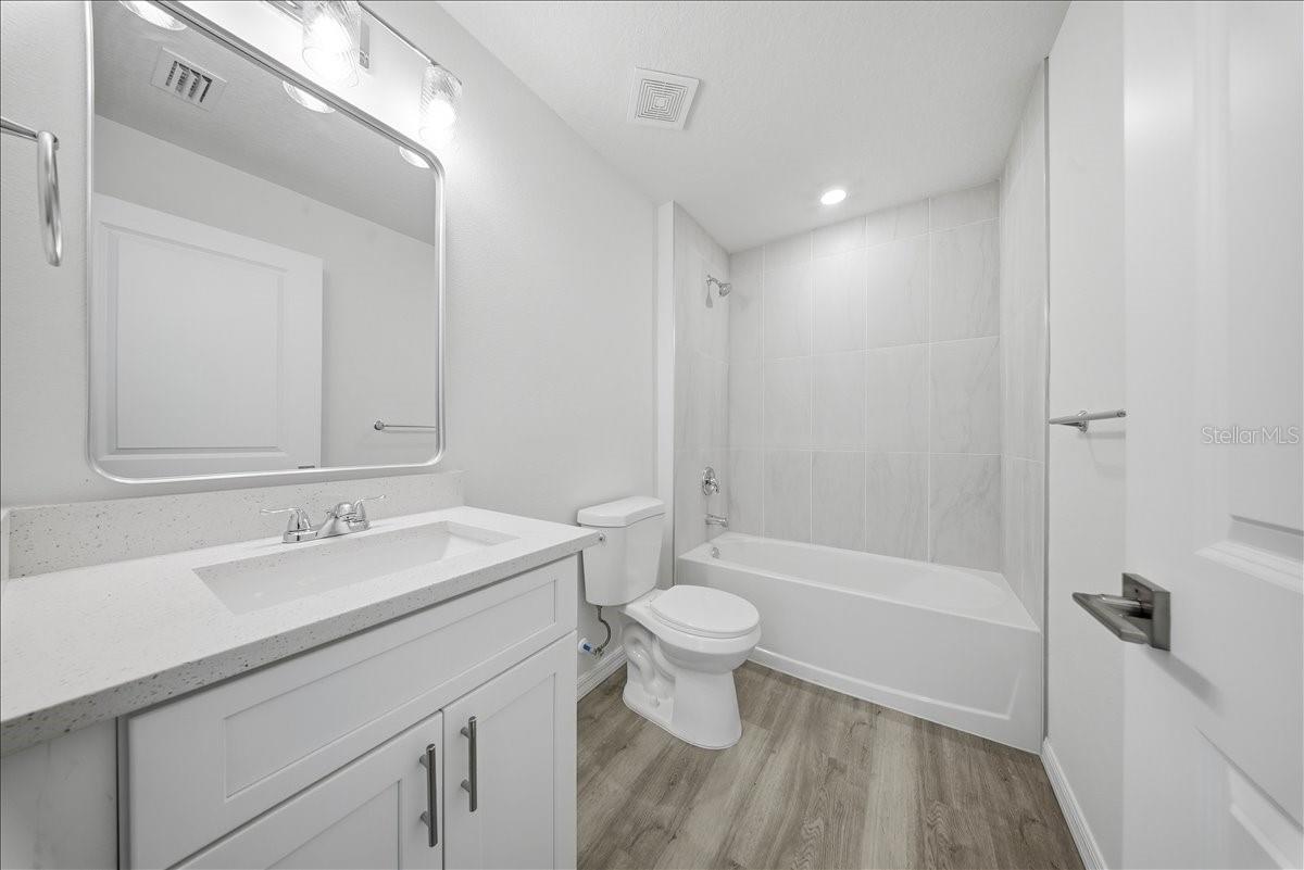 Image 19 of 26 For 5565 Lavender Avenue