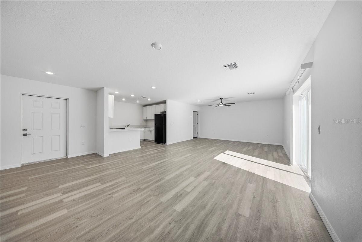 Image 5 of 26 For 5565 Lavender Avenue