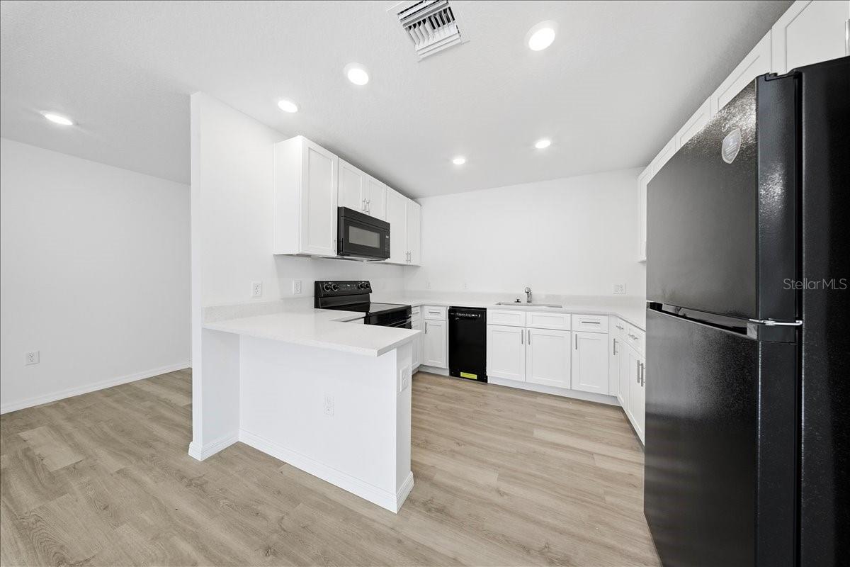 Image 7 of 26 For 5565 Lavender Avenue