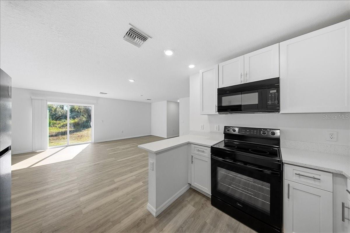 Image 8 of 26 For 5565 Lavender Avenue