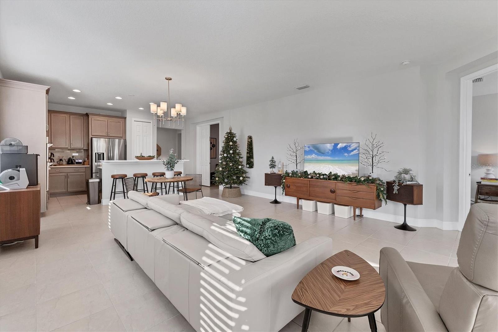 Image 8 of 39 For 123 Okeeffe Circle