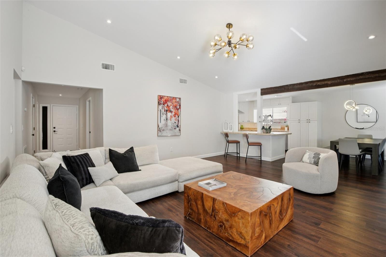 Image 10 of 42 For 665 Eastpointe Parkway