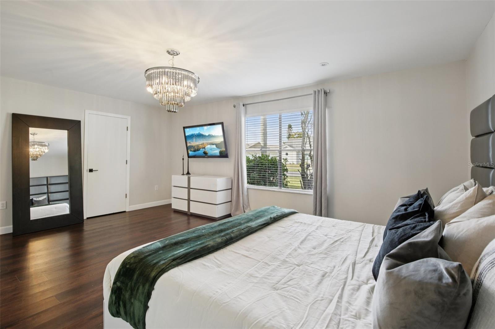 Image 21 of 42 For 665 Eastpointe Parkway