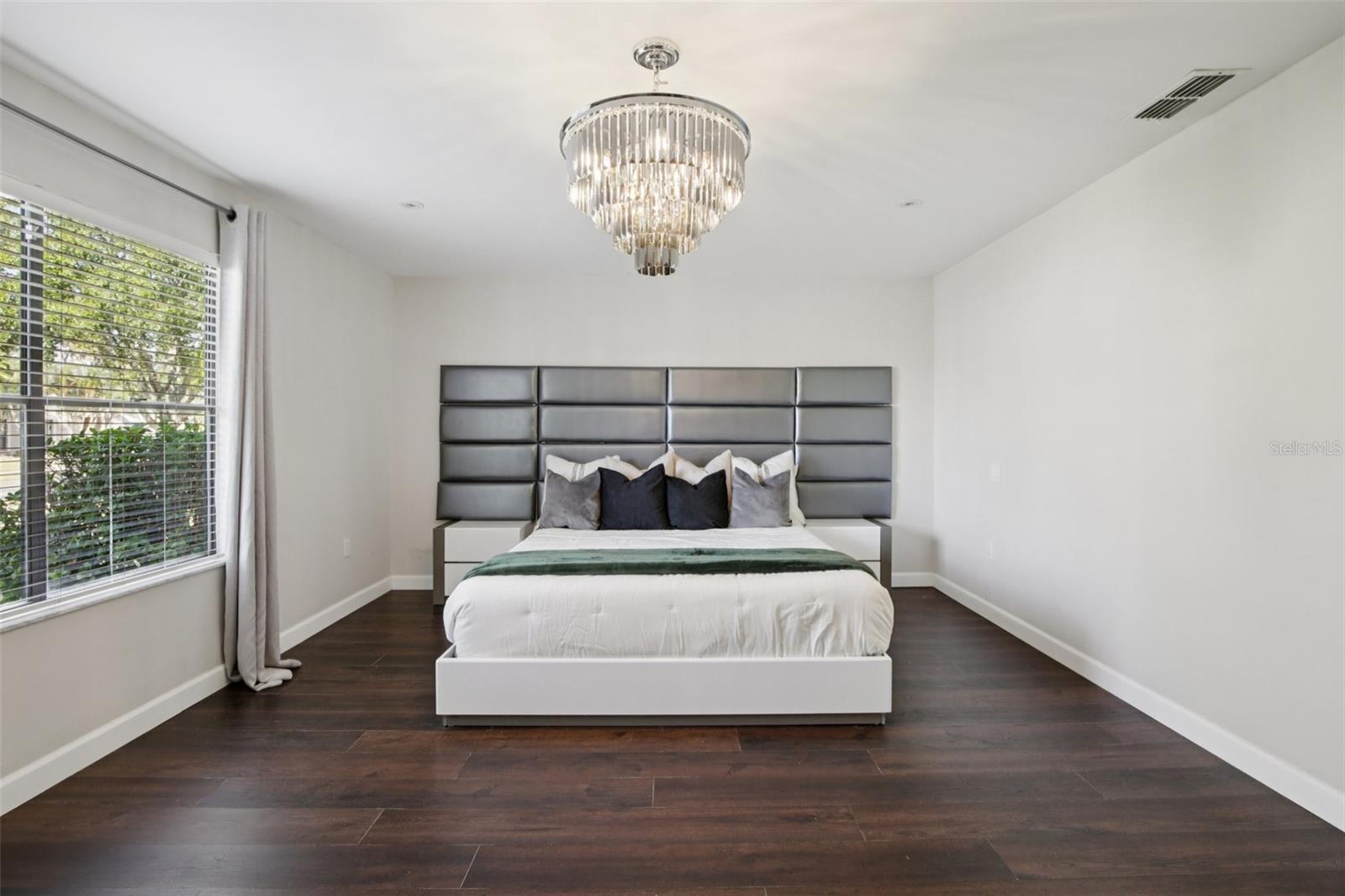 Image 22 of 42 For 665 Eastpointe Parkway