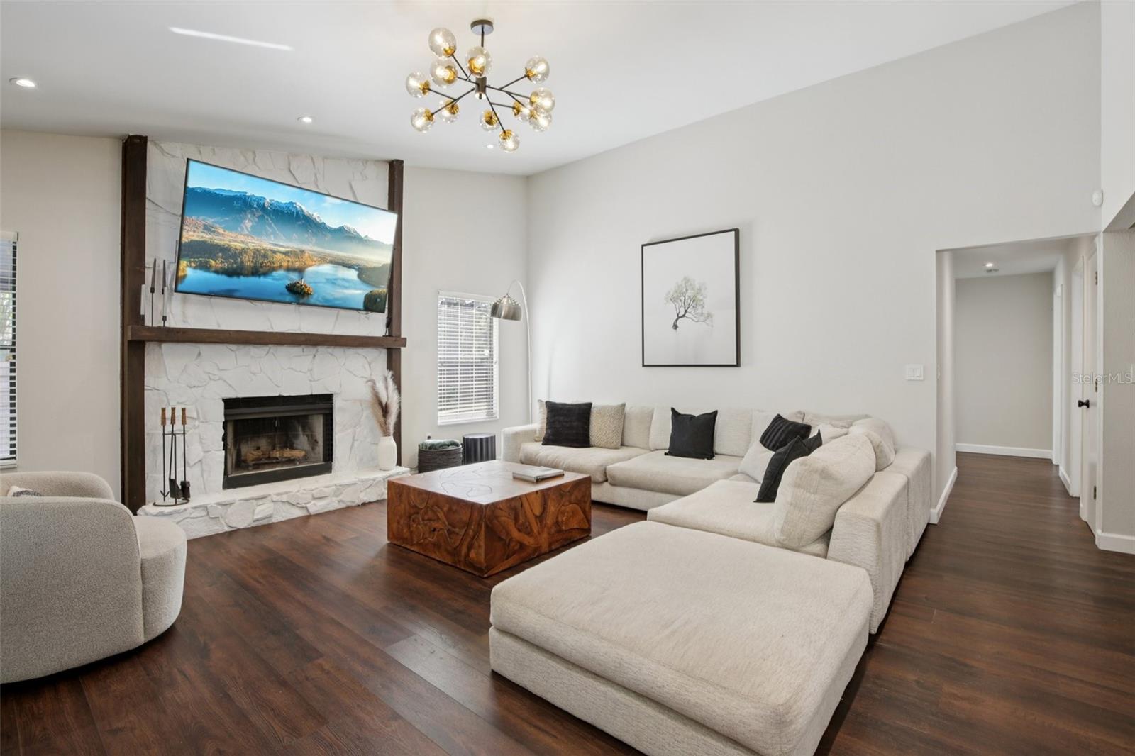 Image 7 of 42 For 665 Eastpointe Parkway