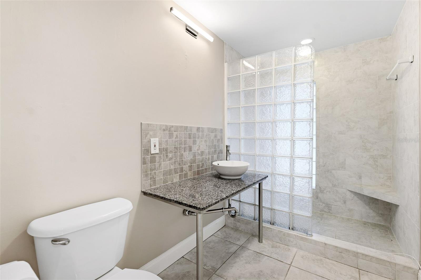 Image 10 of 17 For 218 Catalan Boulevard Ne