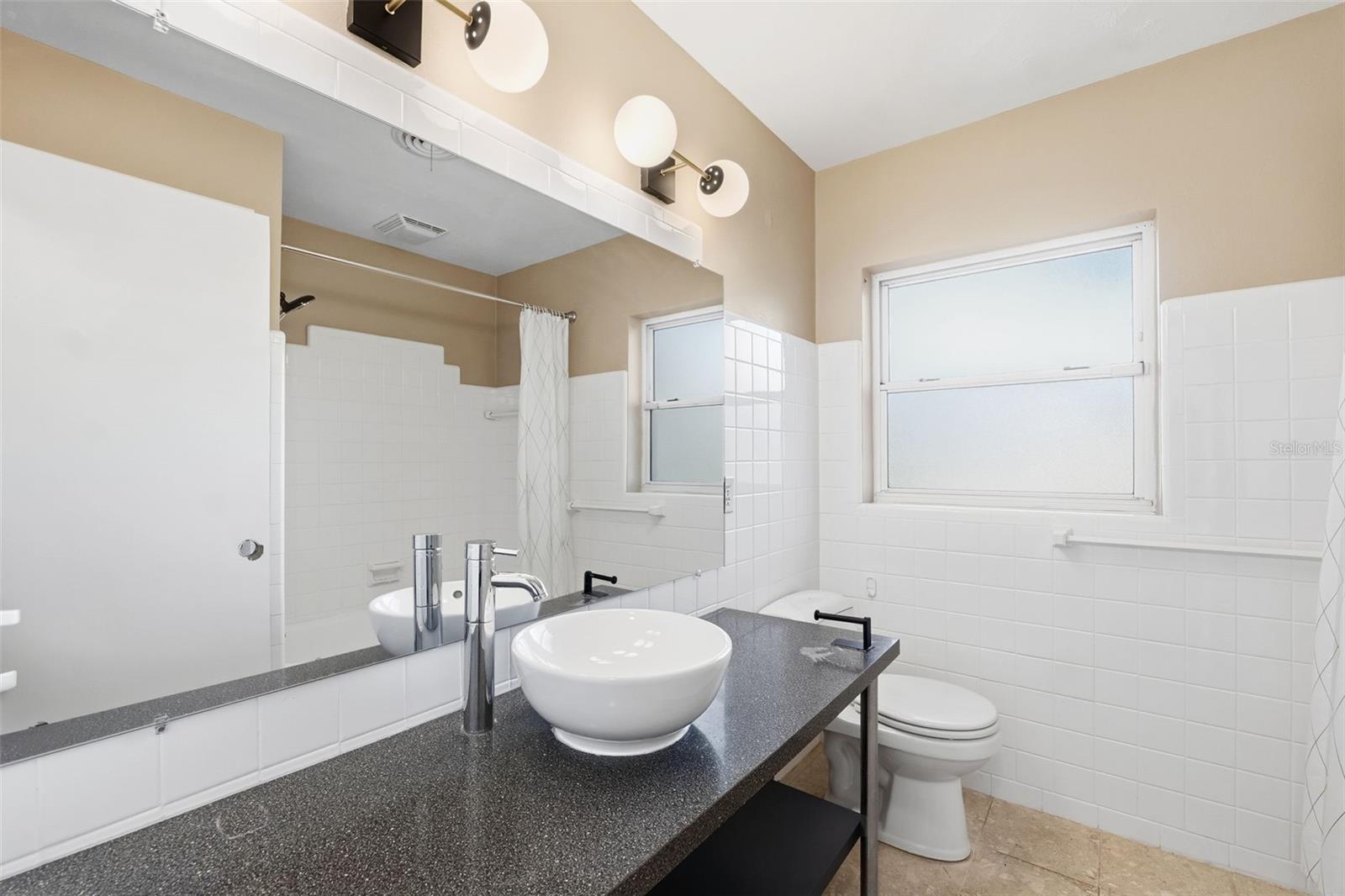 Image 12 of 17 For 218 Catalan Boulevard Ne