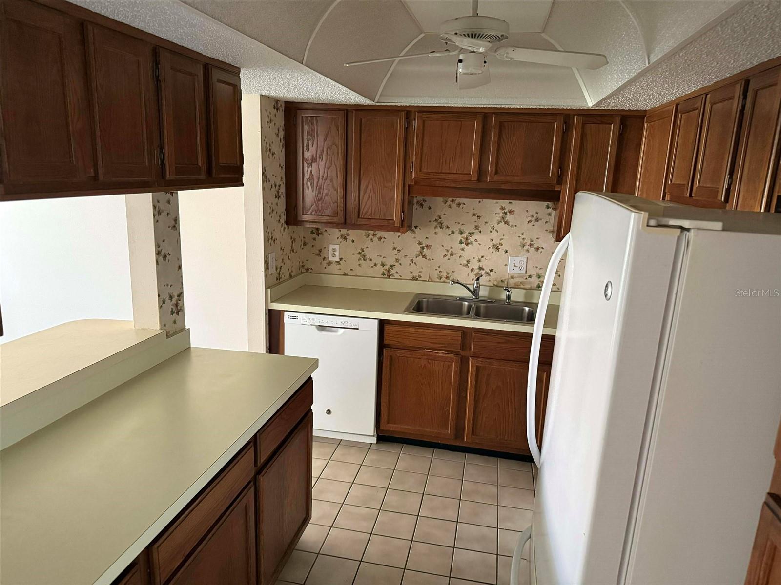 Image 5 of 30 For 1211 Capri Isles Boulevard 5