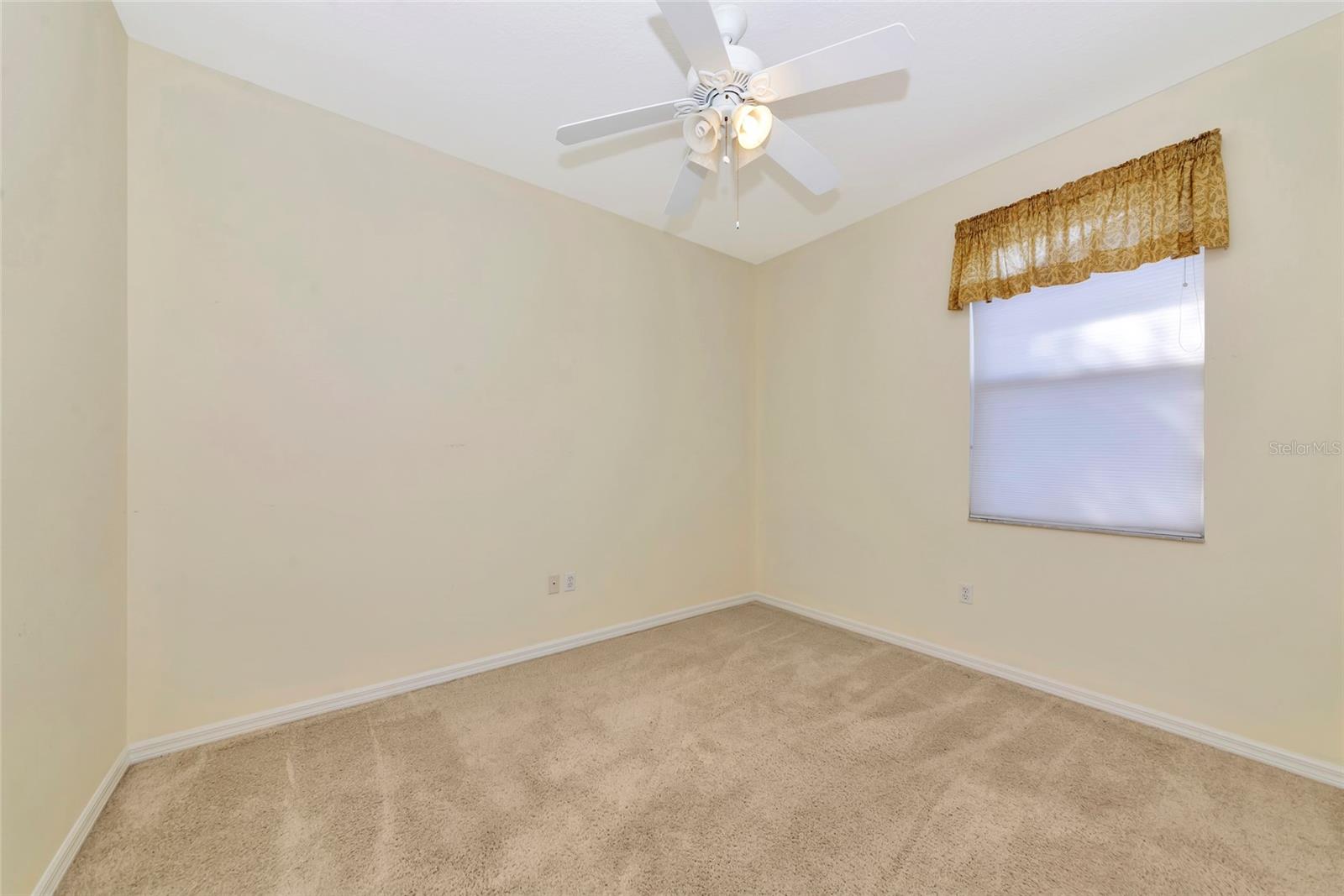 Image 19 of 40 For 1494 Millbrook Circle