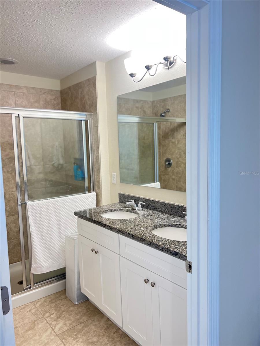 Image 11 of 21 For 16180 Arbor Crest Alley