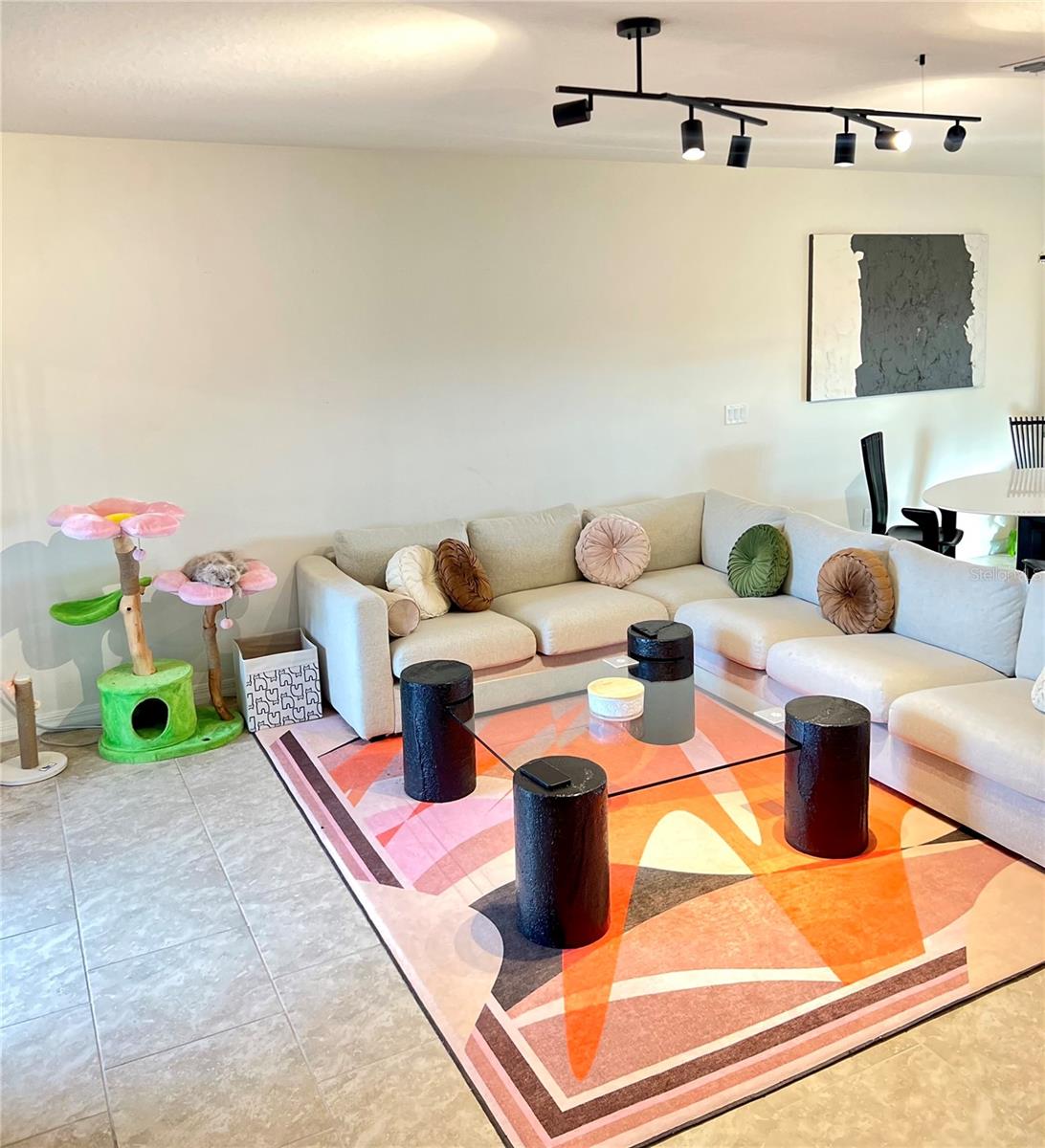 Image 7 of 21 For 16180 Arbor Crest Alley