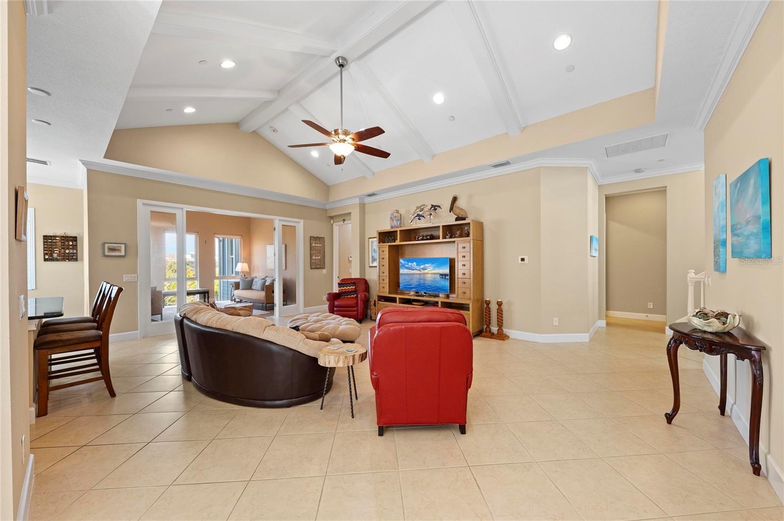 Image 10 of 100 For 266 Sapphire Lake Drive 202