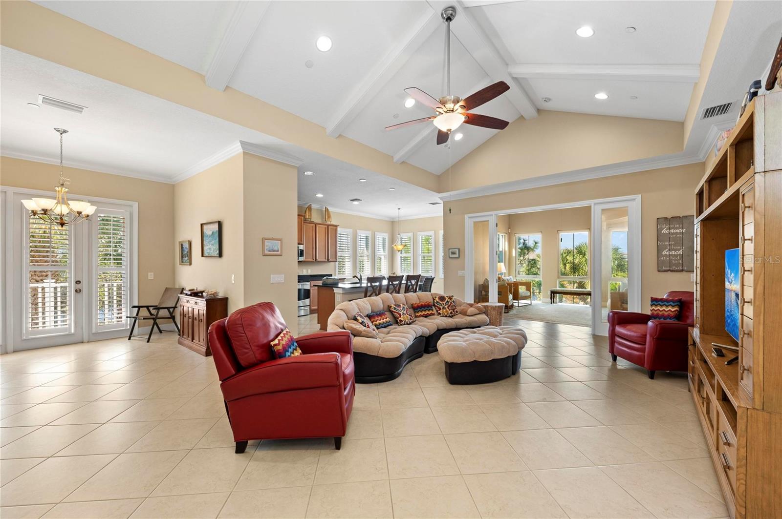 Image 11 of 100 For 266 Sapphire Lake Drive 202