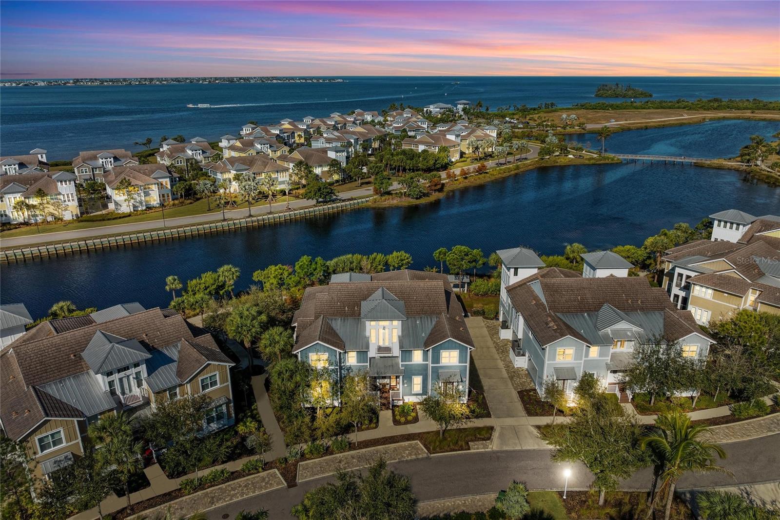 Image 3 of 100 For 266 Sapphire Lake Drive 202