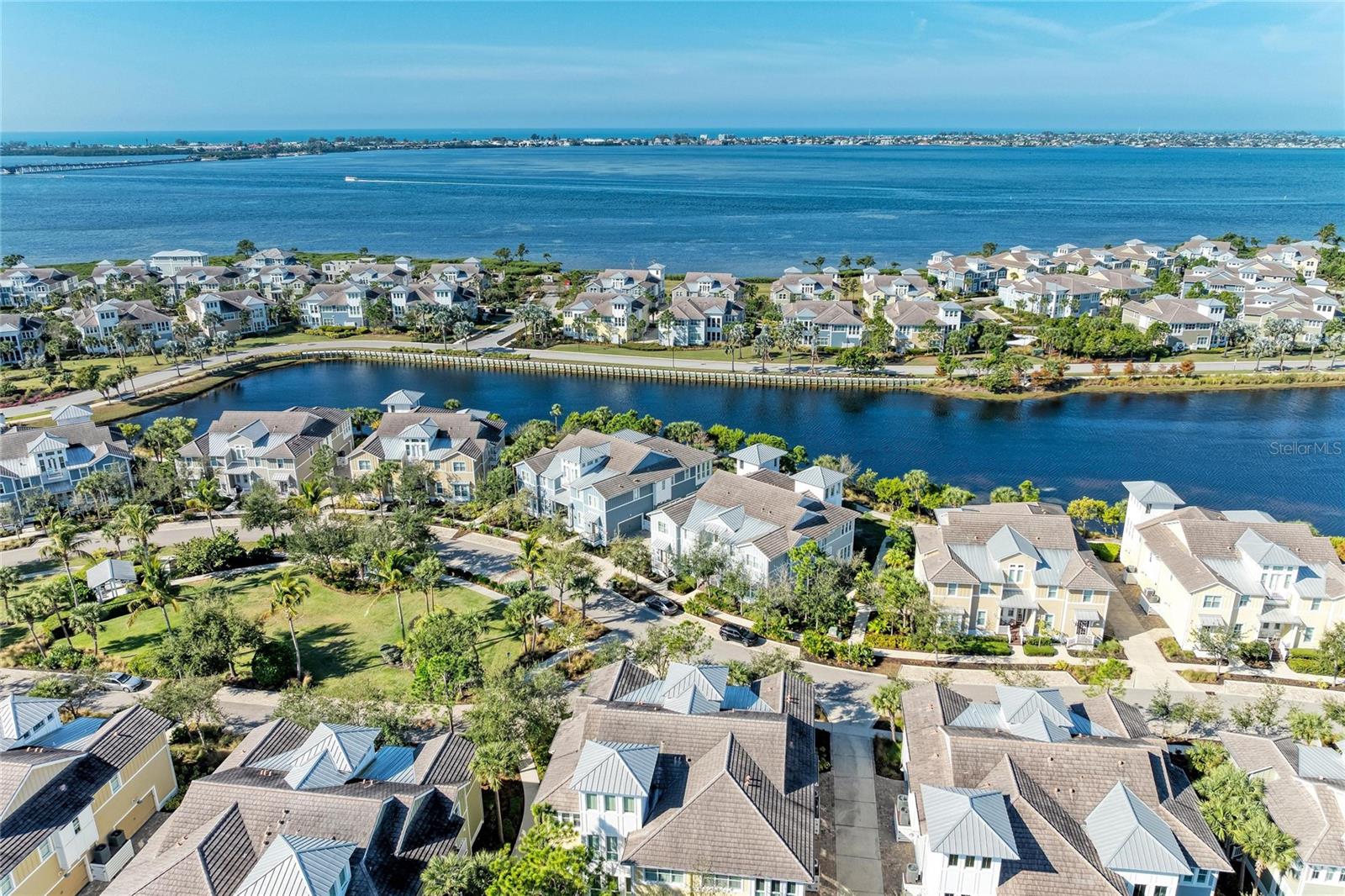 Image 5 of 100 For 266 Sapphire Lake Drive 202