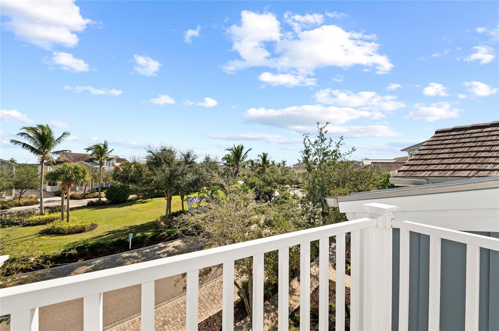 Image 59 of 100 For 266 Sapphire Lake Drive 202